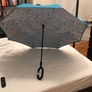 Upside down nwot dsw giant umbrella